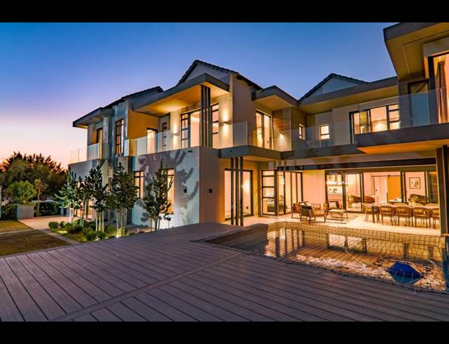 6 BEDROOM HOUSE FOR SALE IN COPPERLEAF ESTATE